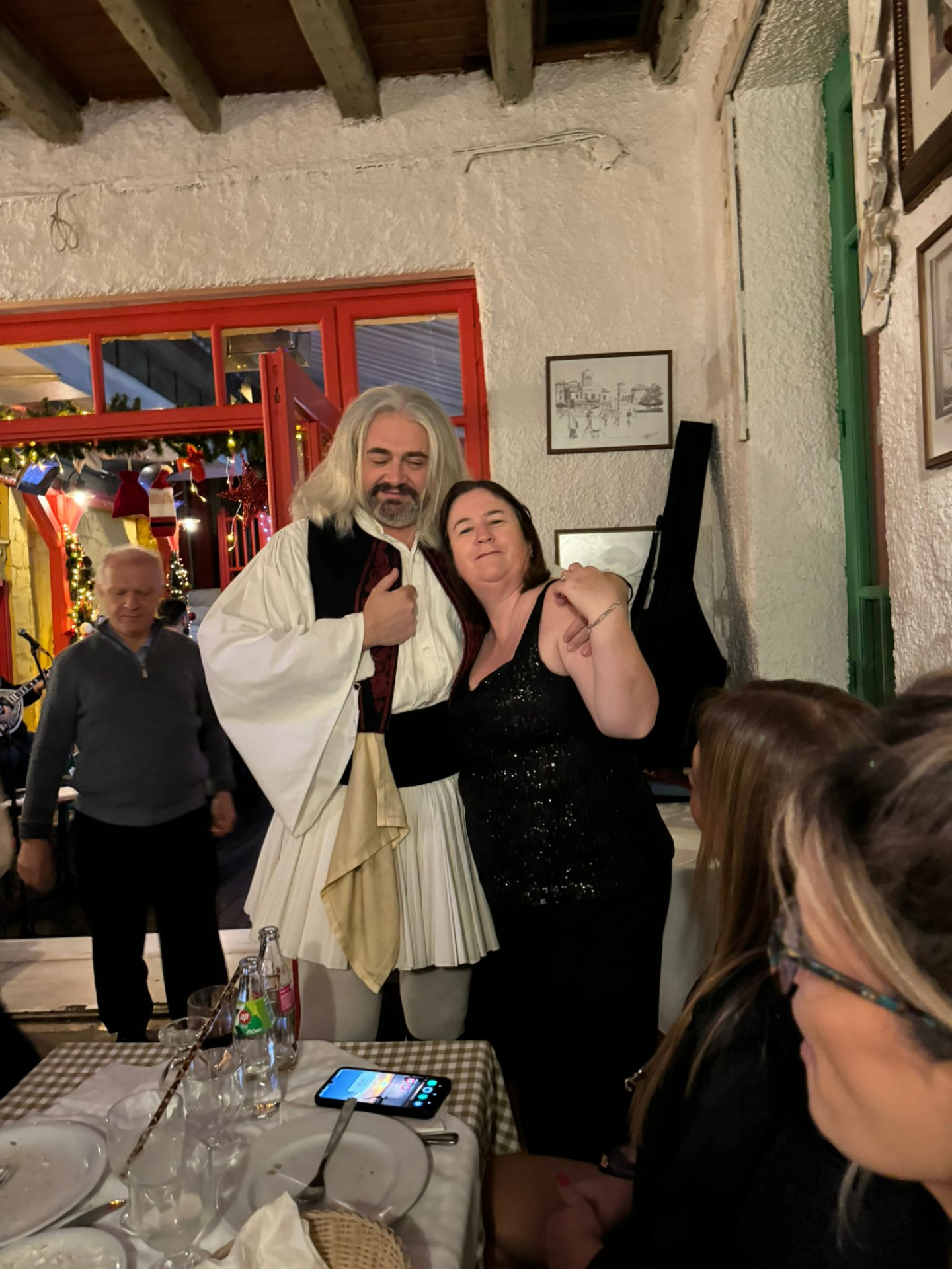 חוויה בטברנה בפלאקה באתונה